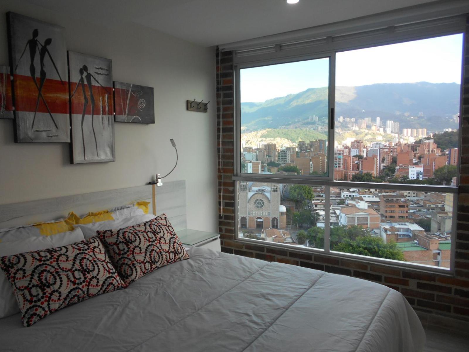 San Peter Suites 메딜린 외부 사진