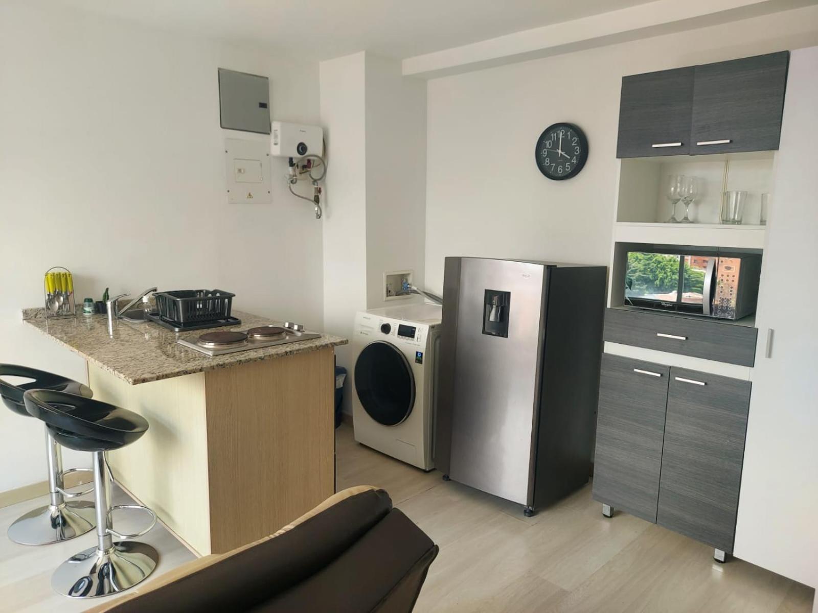 San Peter Suites 메딜린 외부 사진